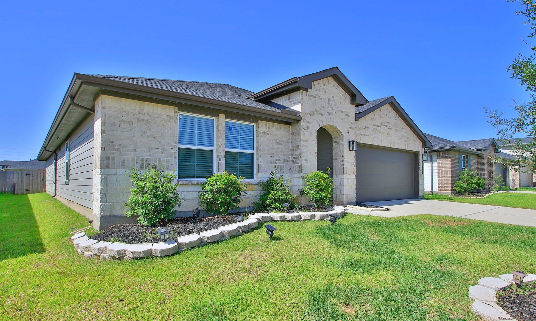 For Lease 4 Bed 2 Bath 2 100 Sq Ft Tamarron West Community – photo 2