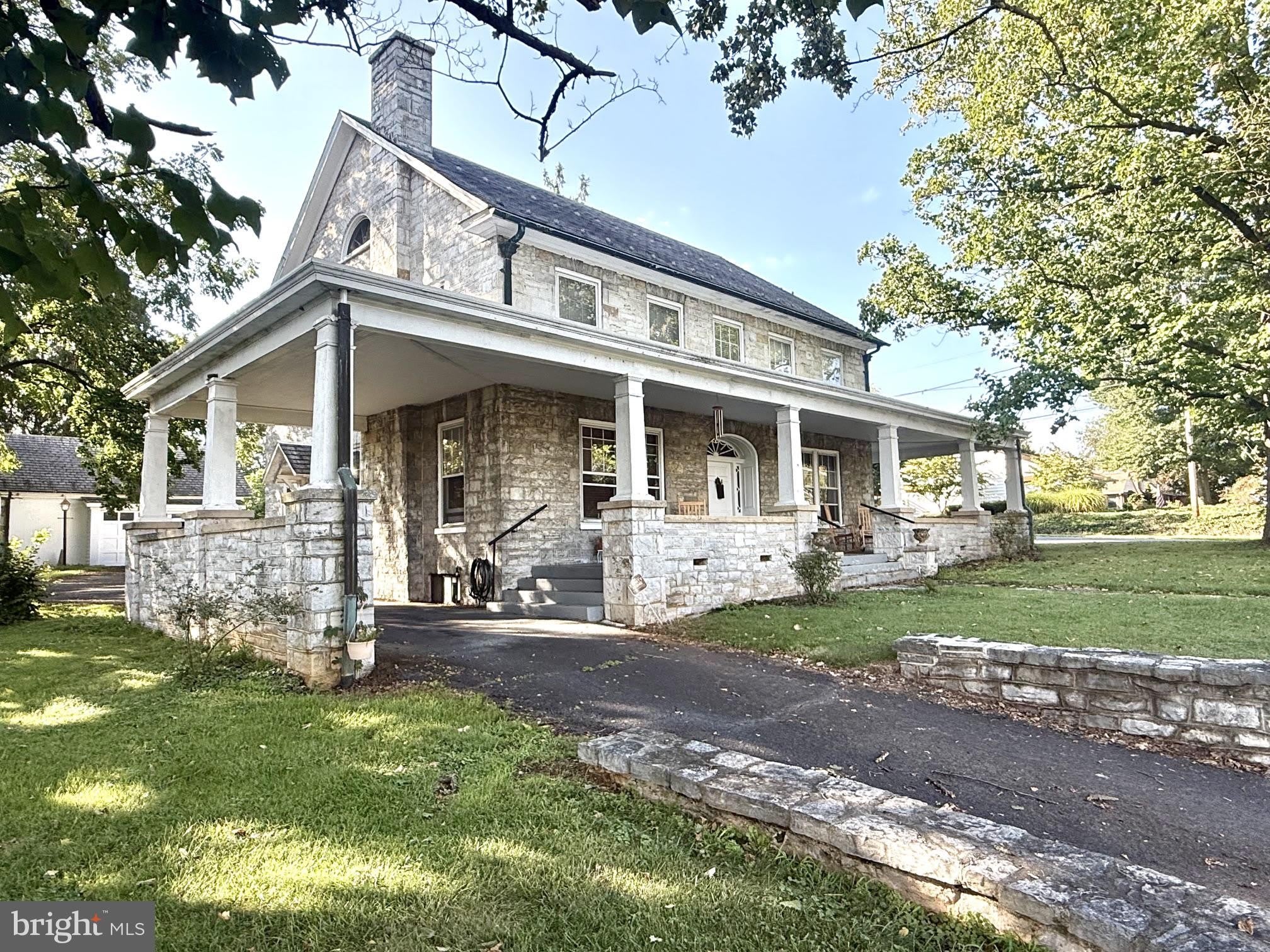 135 LOUDON Road – photo 1
