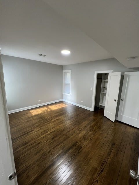 7625 S Essex Ave 1st Fl – photo 3