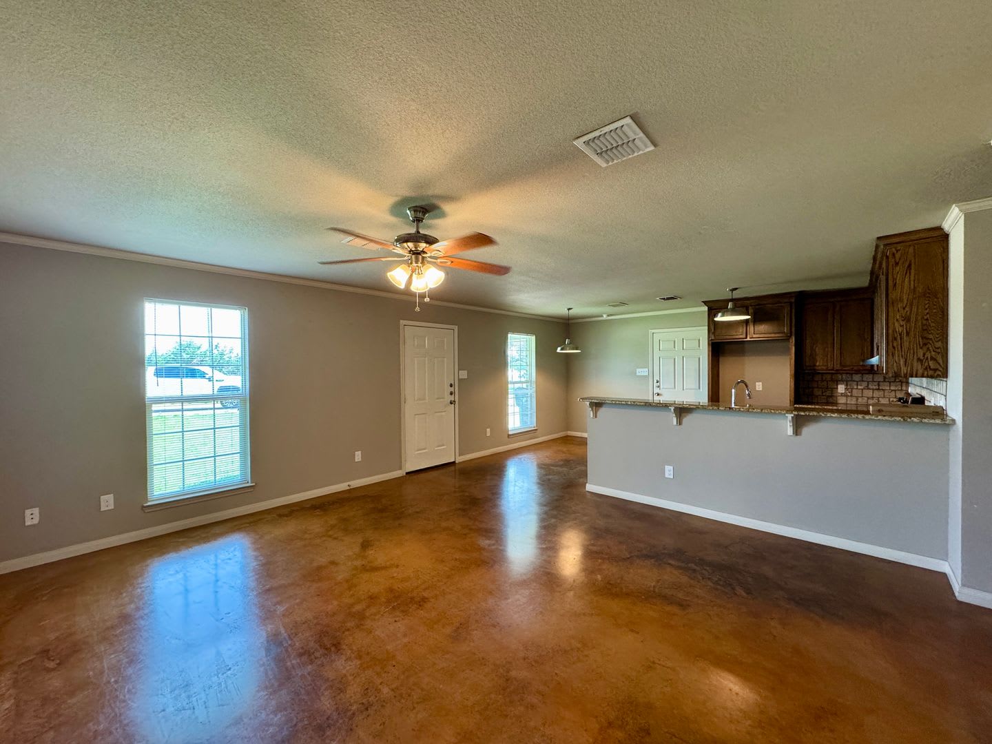 Single Family Home – photo 2