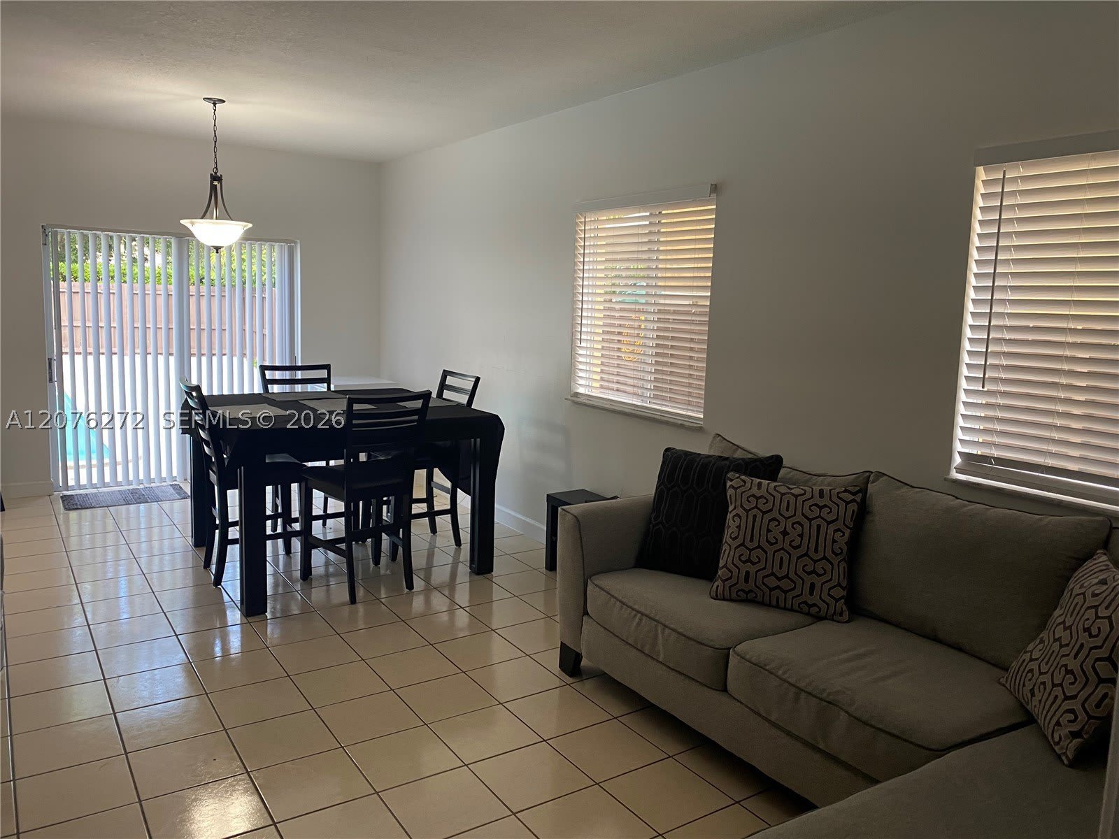 2529 NE 41st Ter – photo 4