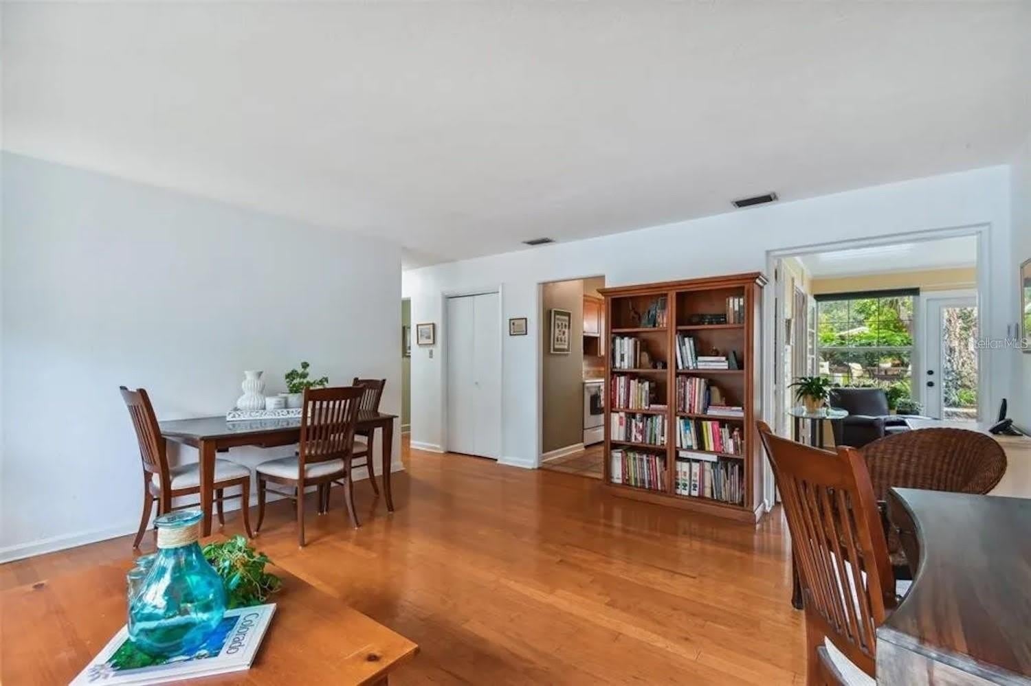 1500 E Ridgewood Street – photo 4