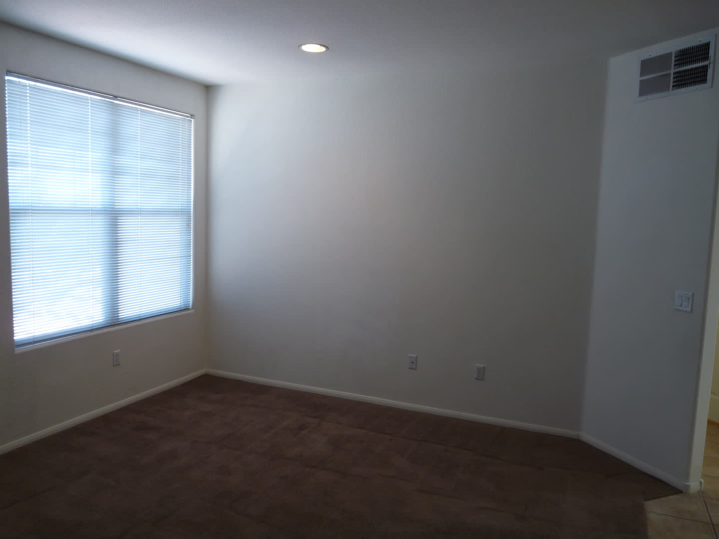 GATED 2 BEDROOM, 2 BATH CONDO IN JASMINE RANCH COMMUNITY – photo 4