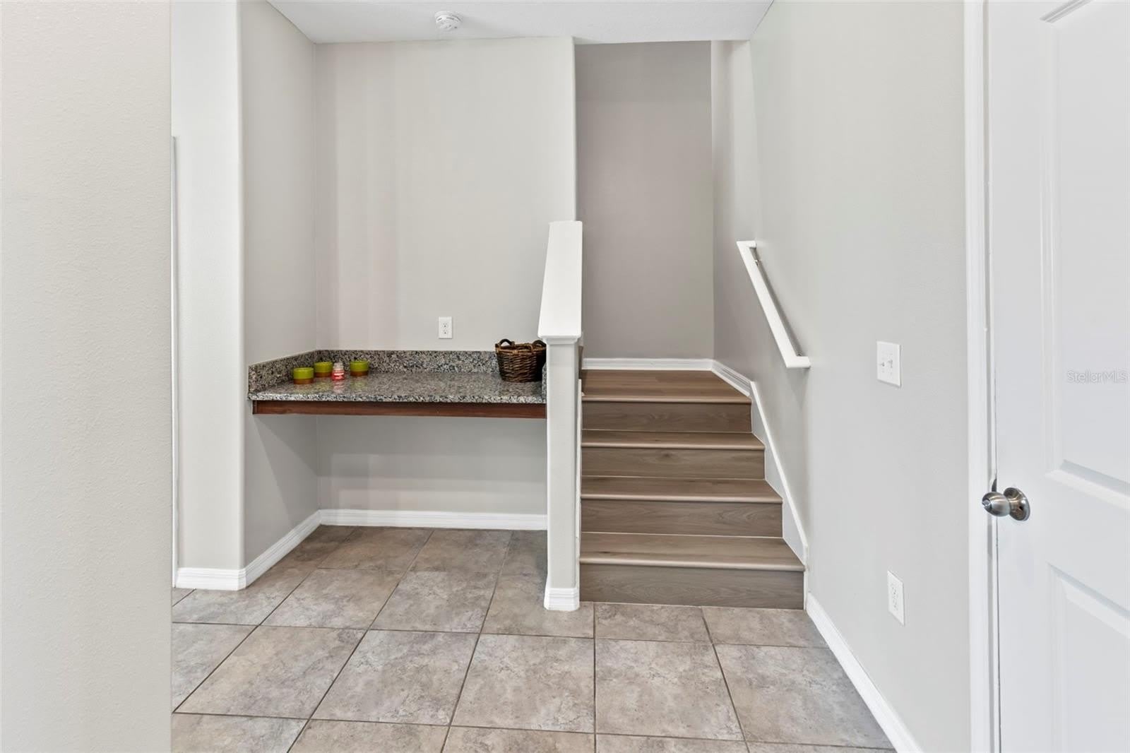 15504 FLORENCE HOLLOW Place – photo 5