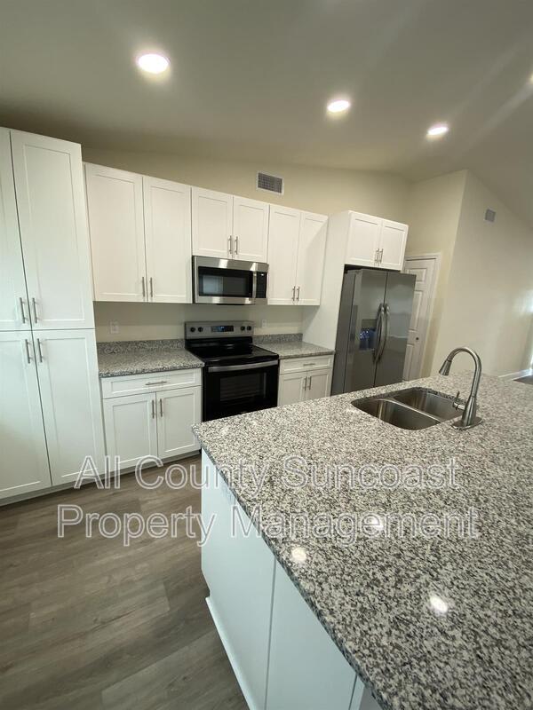 768 16th St – photo 3