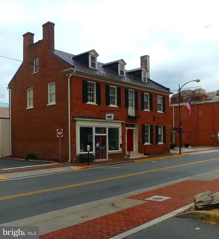 11 W MARKET Street – photo 1
