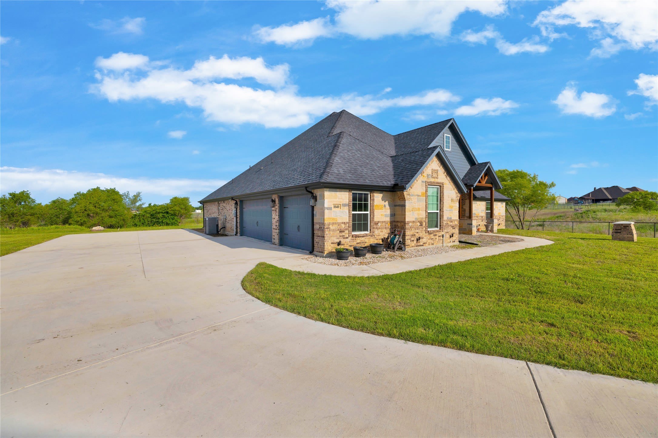 1040 Cloudy Court – photo 2