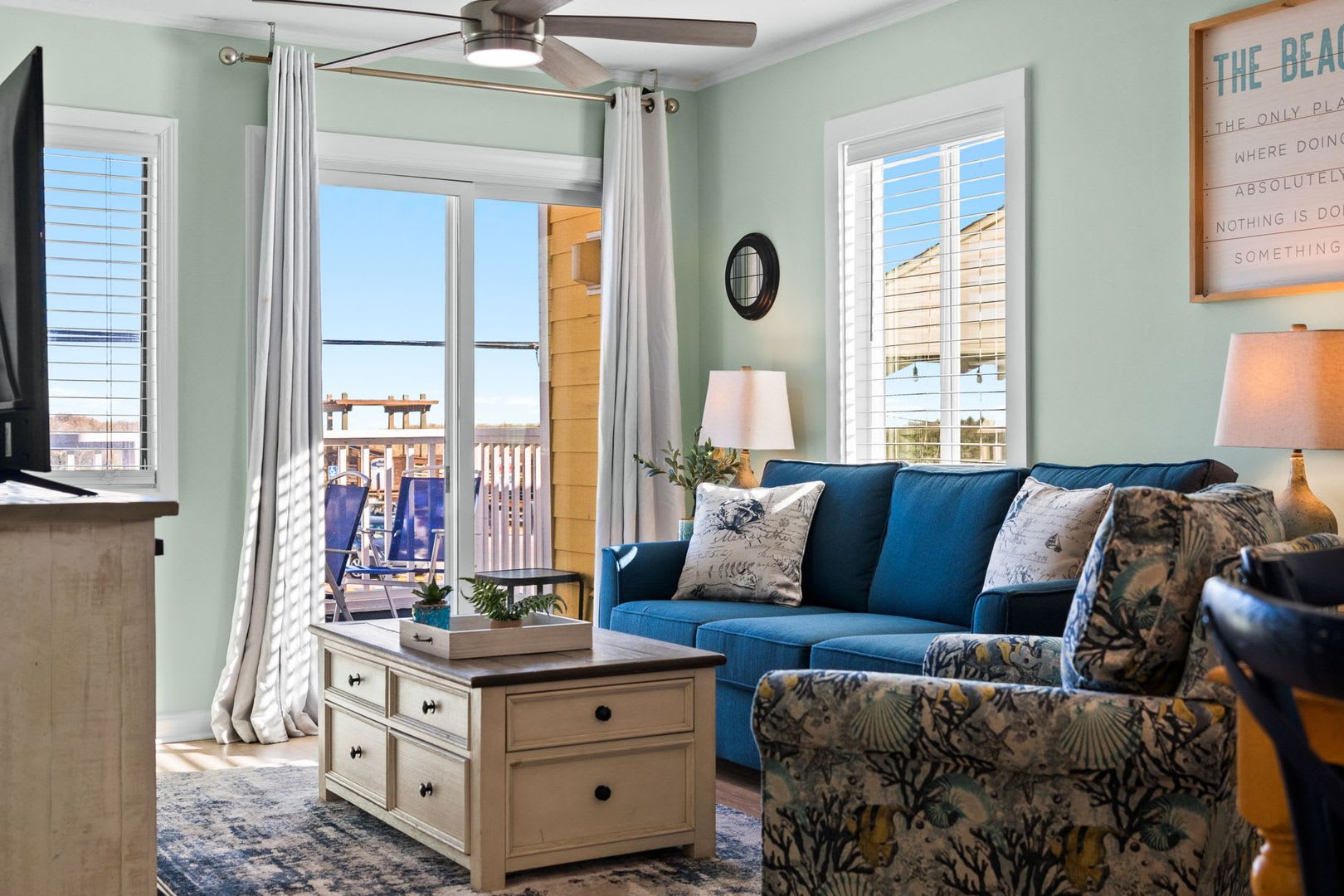 Fully Furnished Coastal Condo – photo 1