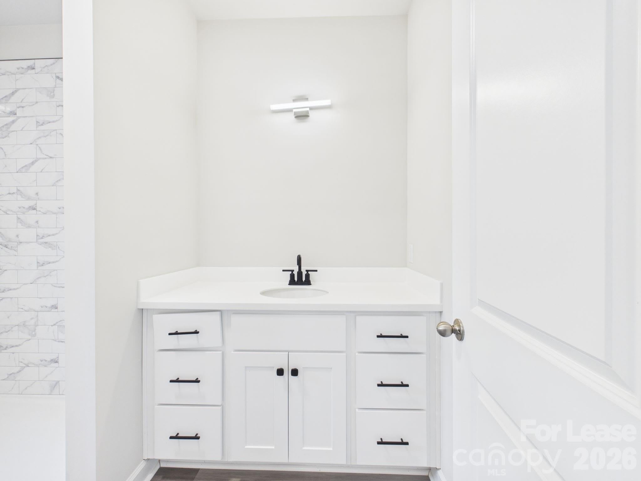 810/812 E Lincoln Street – photo 5