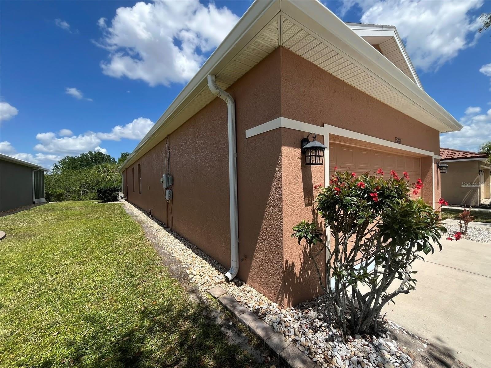 13282 SW PEMBROKE Circle N – photo 2