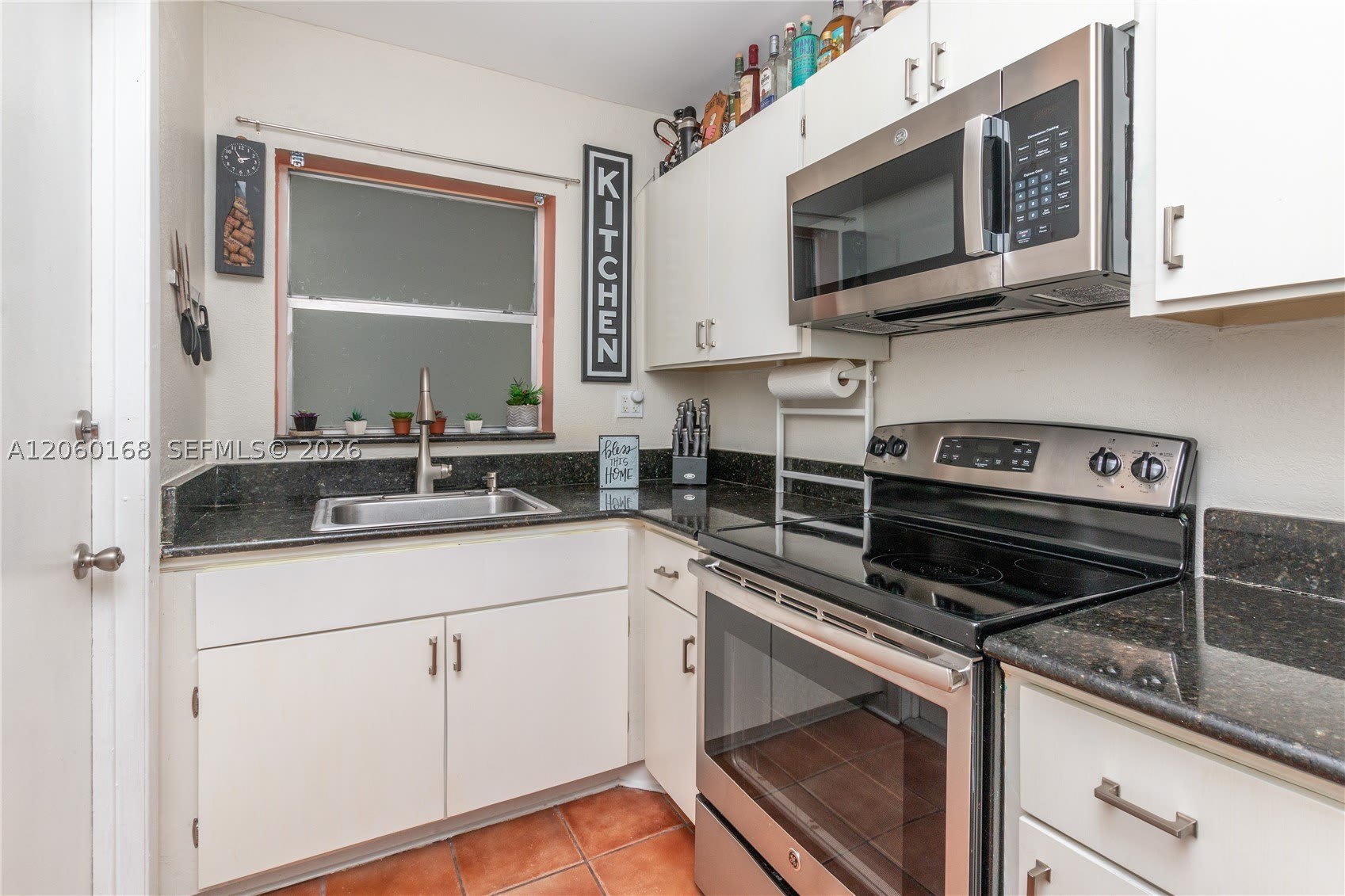 1425 Arthur St – photo 1