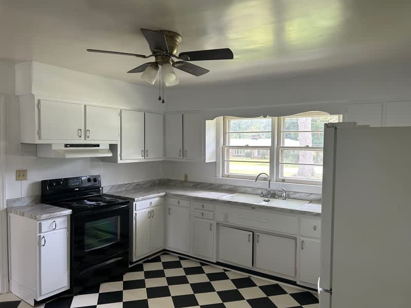 407 Elizabeth Drive – photo 5