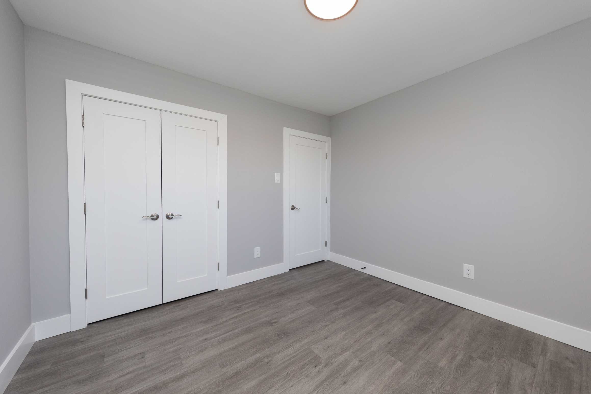 St Laurent Apartments – photo 5