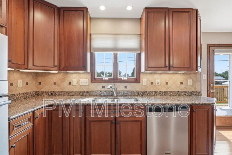233 Carmack Dr – photo 4