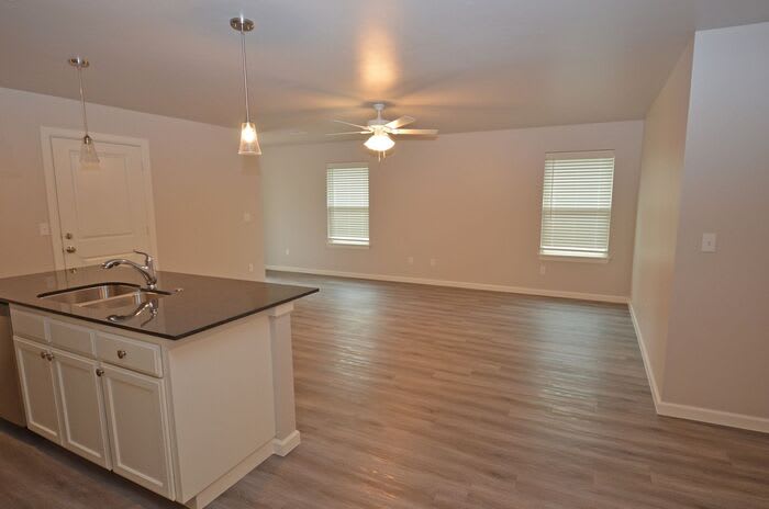 11211 Howard Drive – photo 4