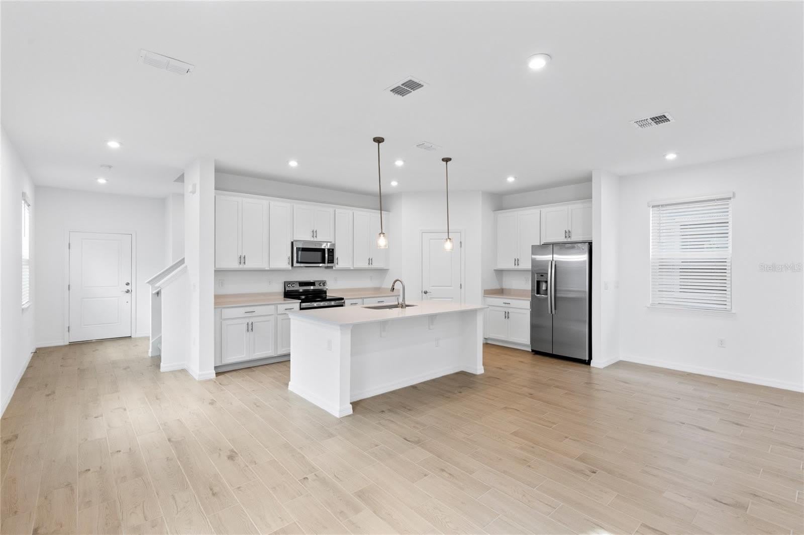 5746 STOCKADE Boulevard – photo 2