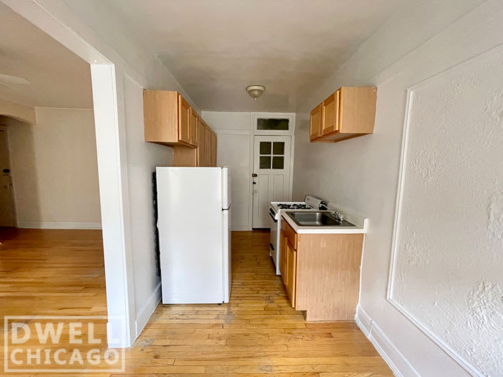 6526 N Lakewood Ave – photo 5
