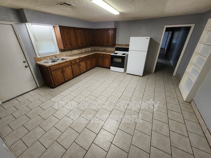 401 W 13th – photo 3