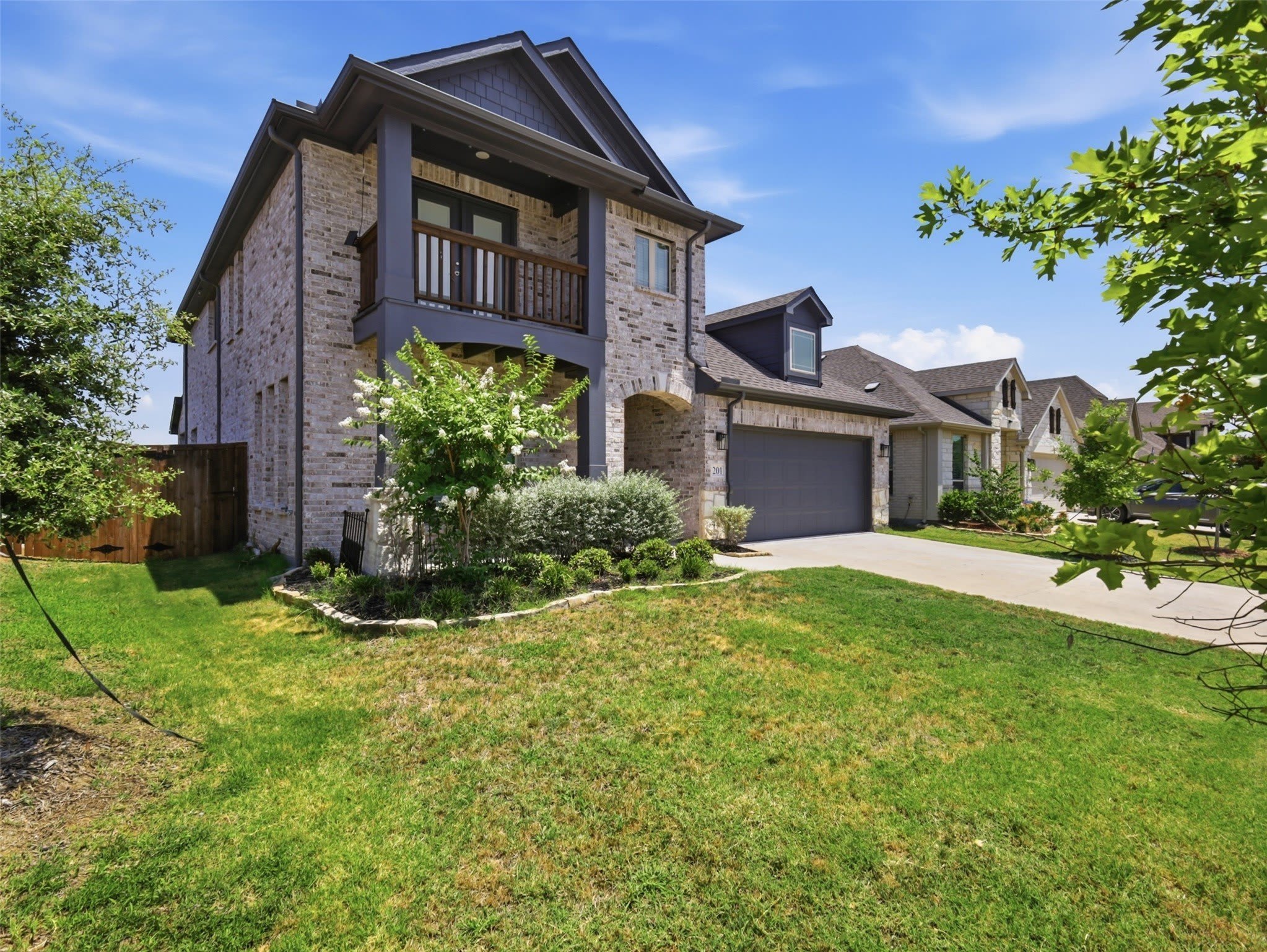 201 Sweetwater Drive – photo 3