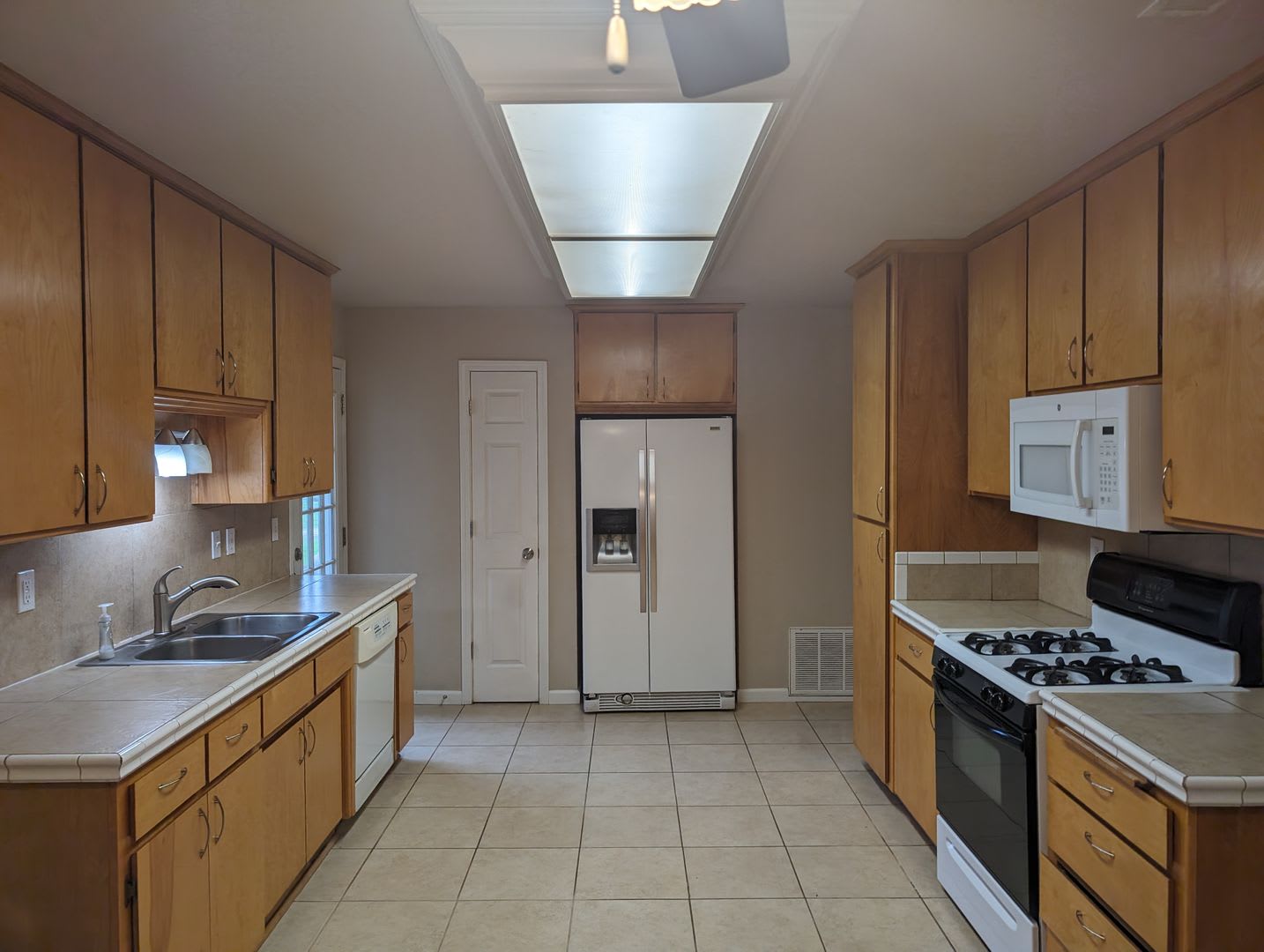 3 Bedroom 3 Bathroom House In Cottonwood – photo 4