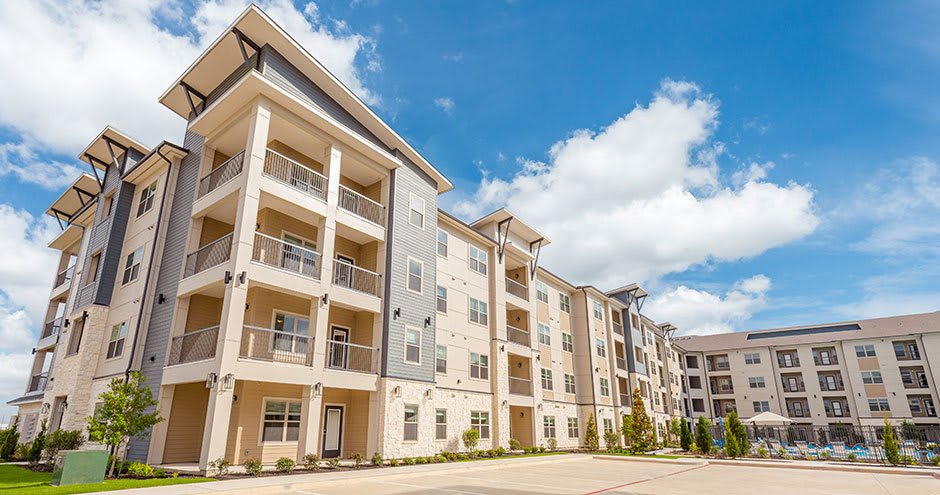 Brea Luxury Apartments – photo 3