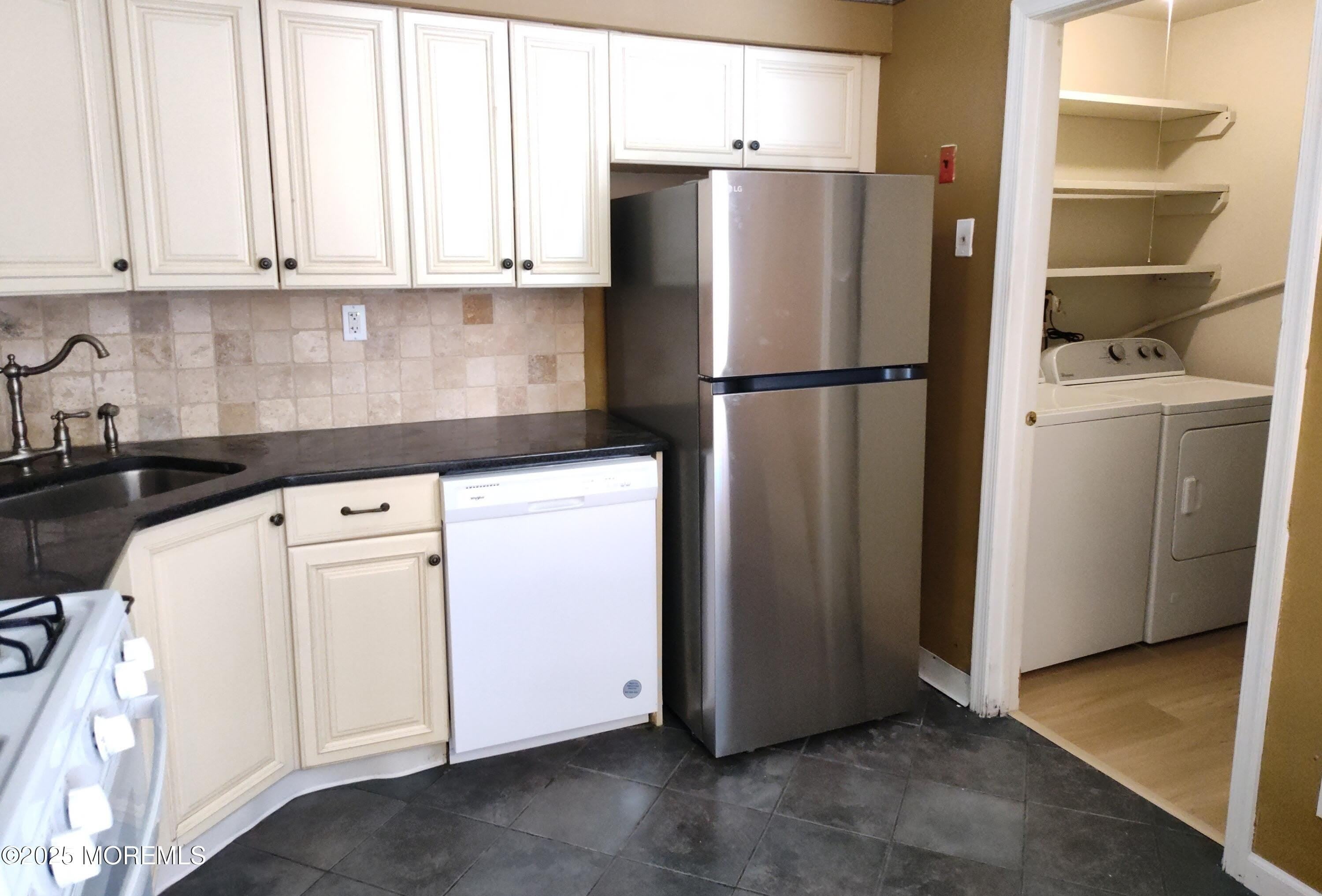 55 Frontier Way – photo 3