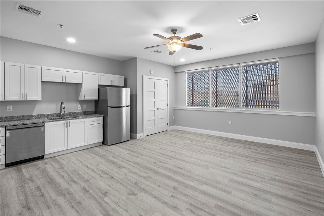 1801 S Staples Street – photo 5
