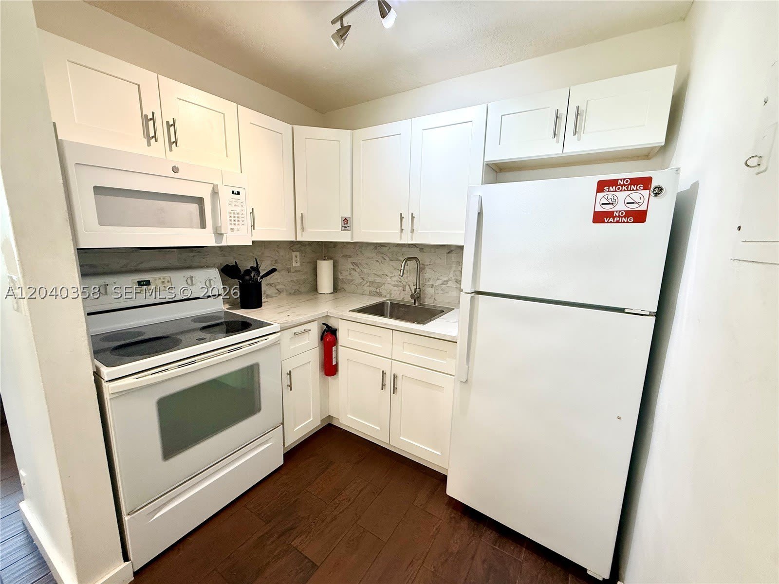 1415 Sw 1St St – photo 3
