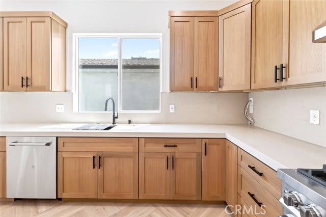 8018 Shadyglade Avenue – photo 5