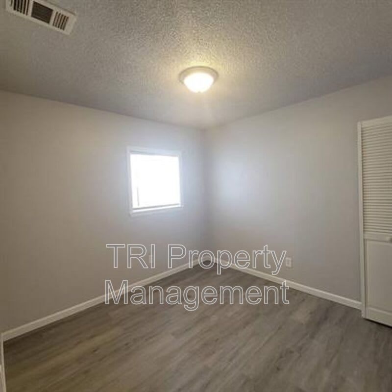 320 12Th Street – photo 5