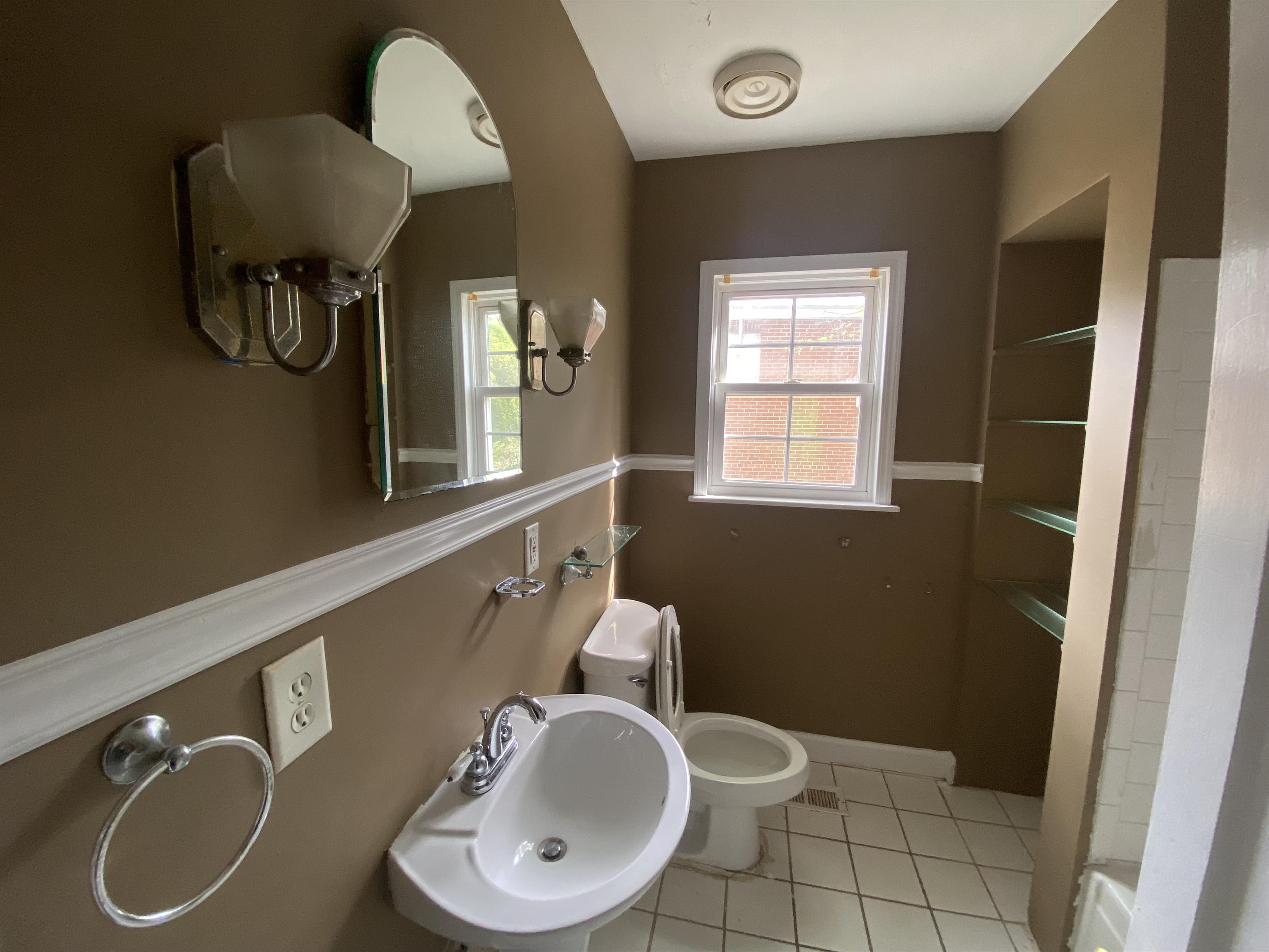 328 Roger Ave – photo 5