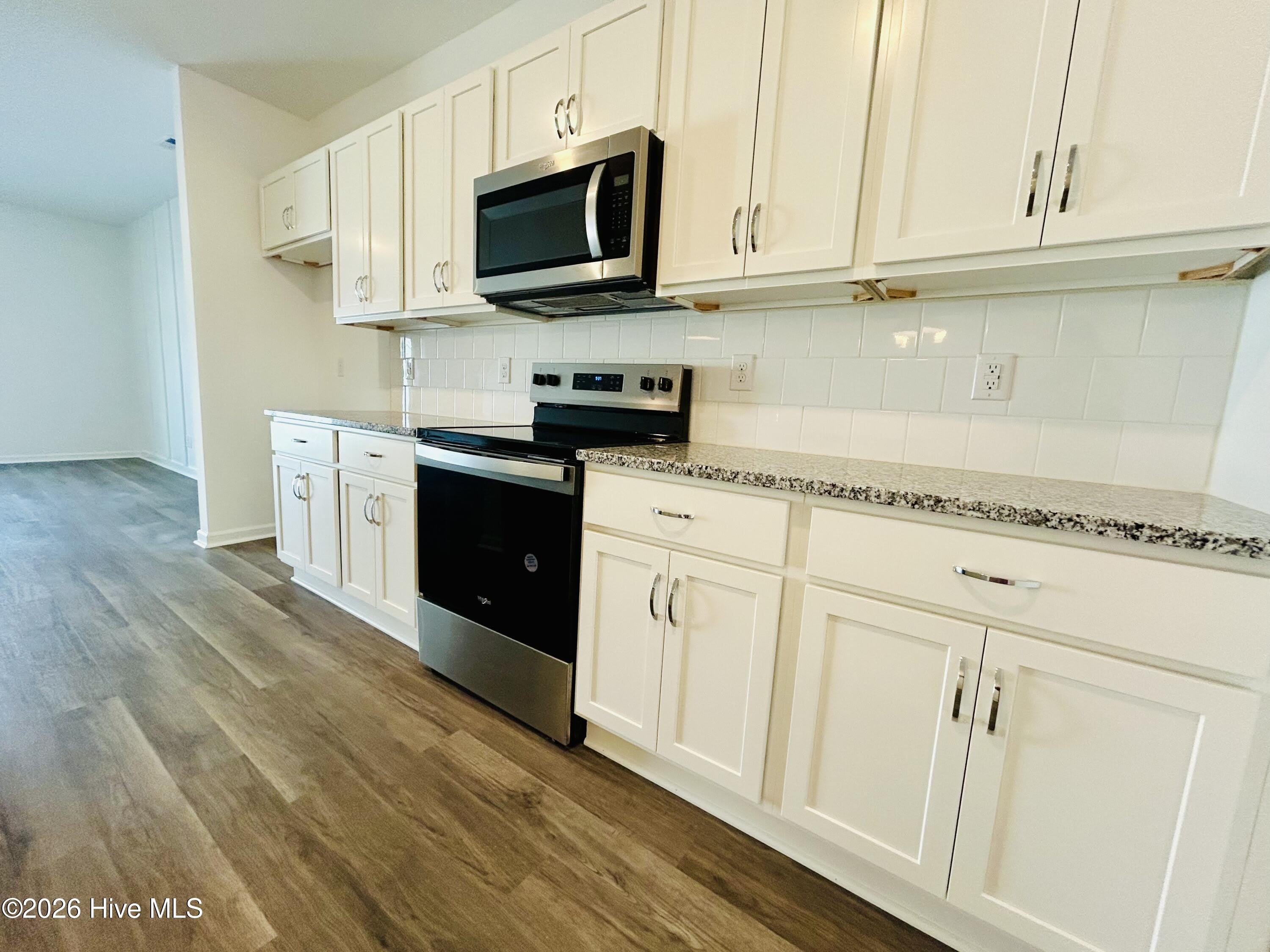7122 Fisk Drive NE – photo 3