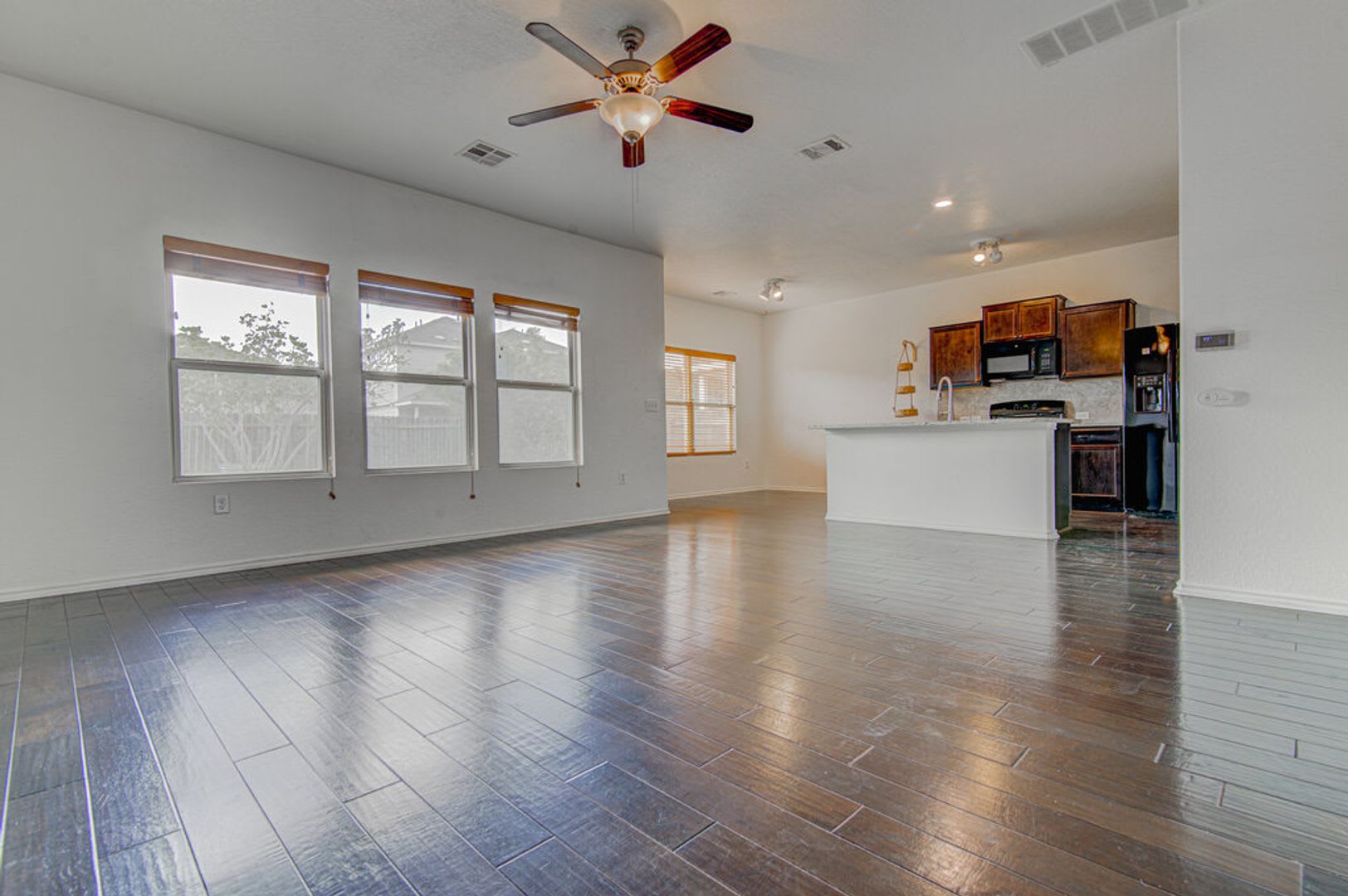 Beautiful 3-Bedroom Home with Bonus Game Room Near Downtown & Airport! – photo 4
