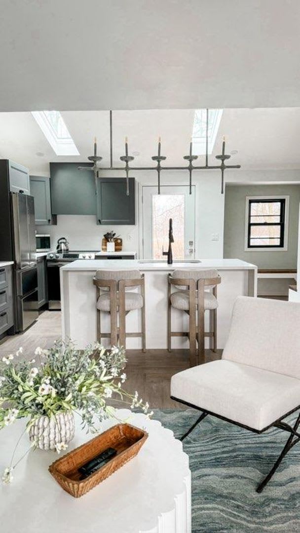 Modern Solace Meets Nostalgic Comfort In This Stunning 3Br 3Ba Beauty 4800 Mo – photo 3