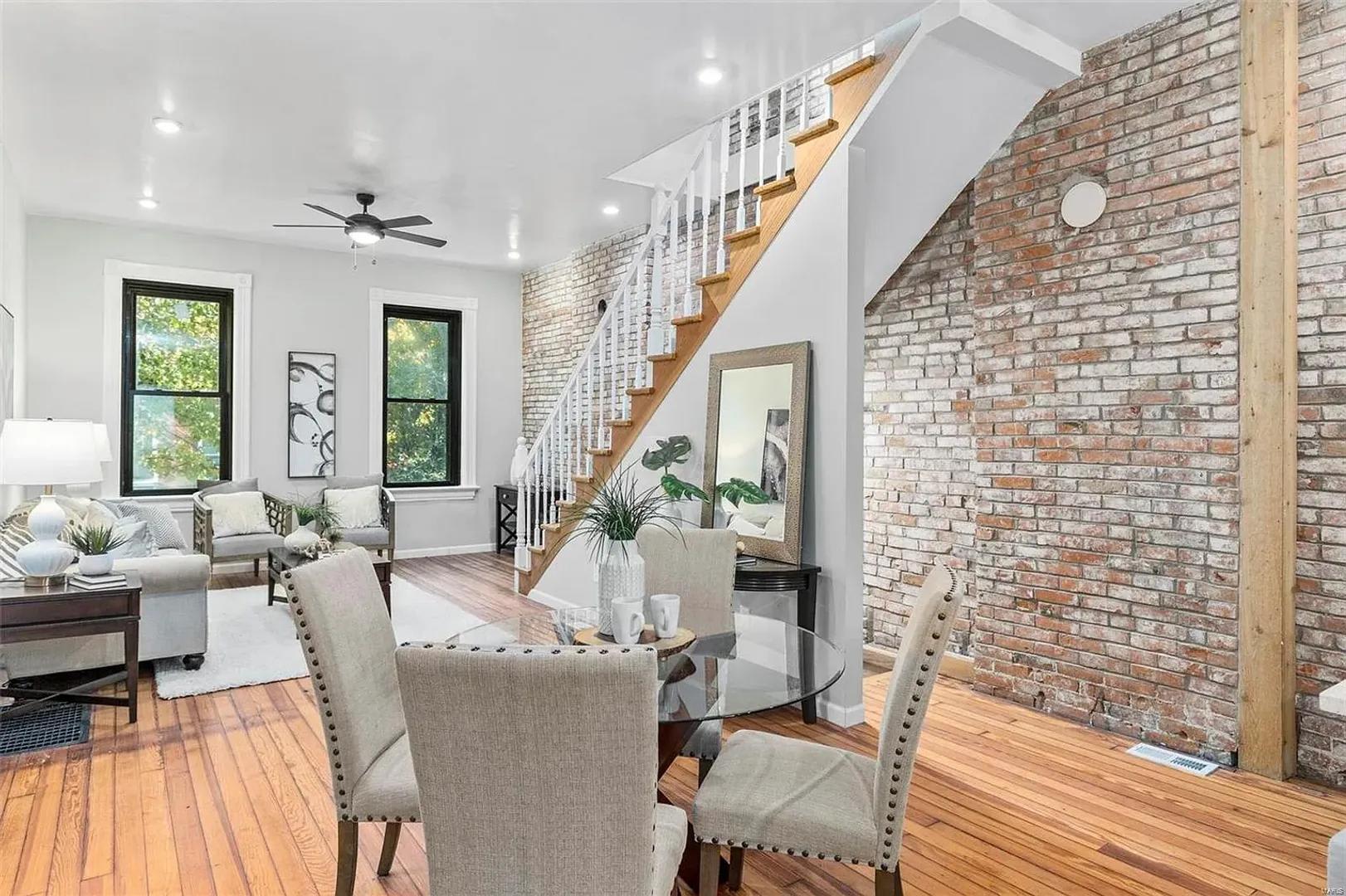 Exposed Brick Charm – photo 2