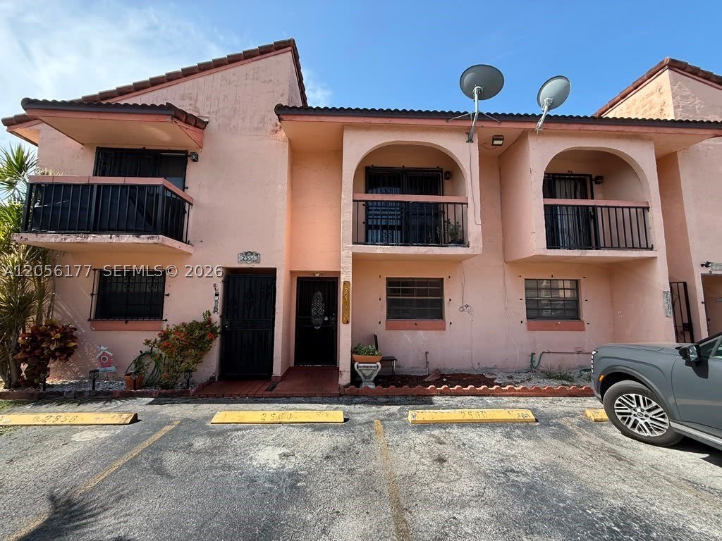 2560 W 53rd St – photo 3