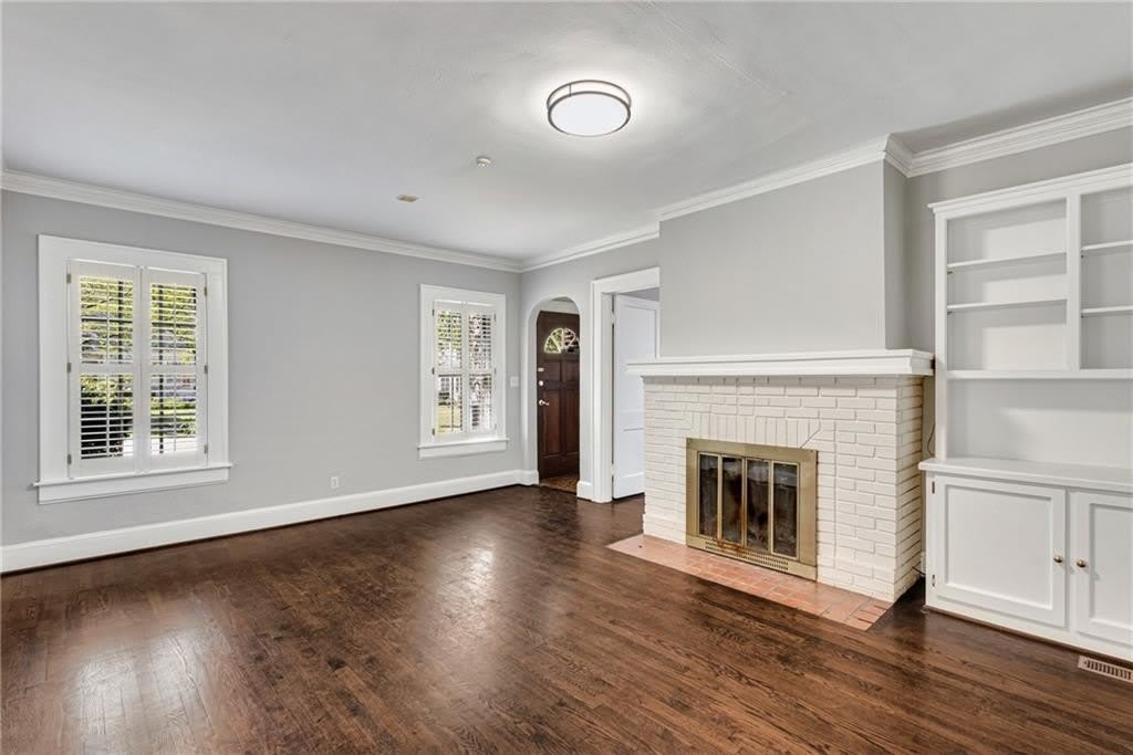 666 Yorkshire Road NE – photo 5