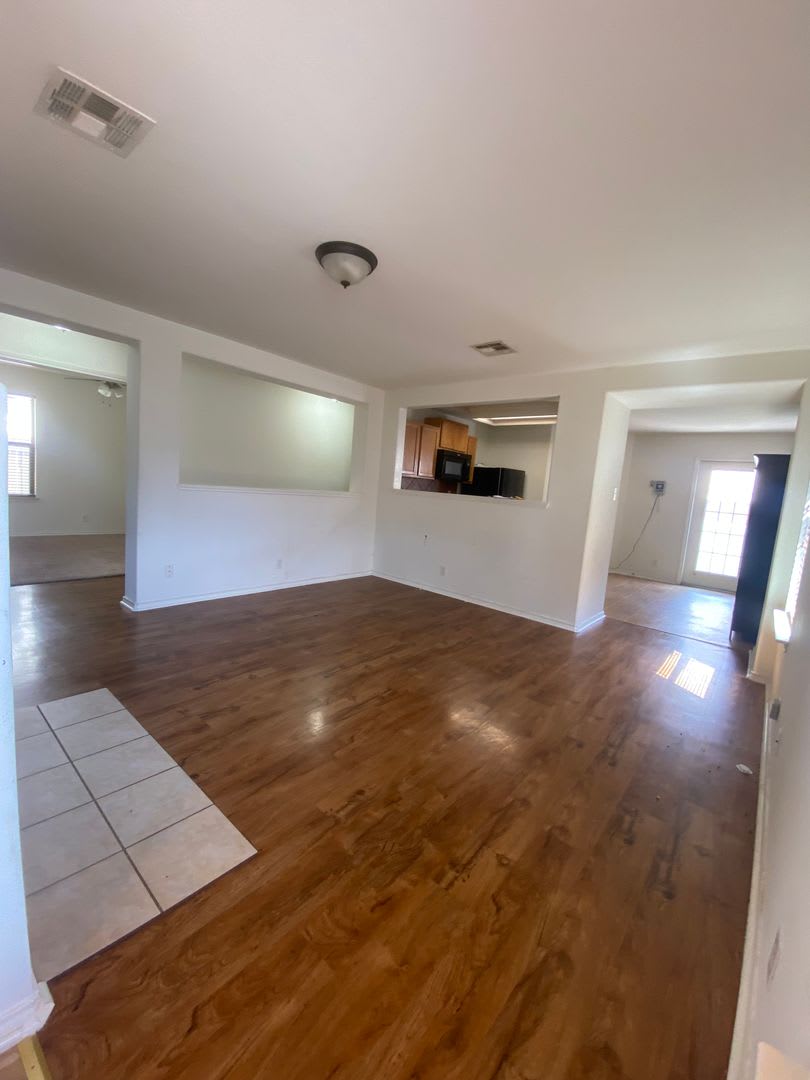 3 Bed w/ Study, 2 Bath House – photo 4