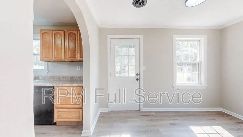 246A East Woodrow Street – photo 4