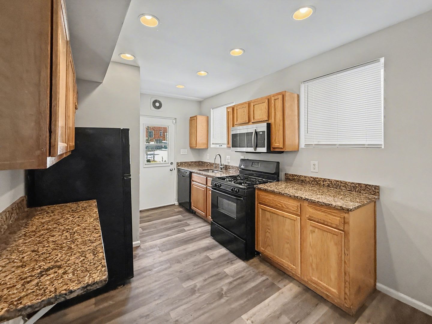 Refreshed 3BD 1BA Home with Parking! – photo 5