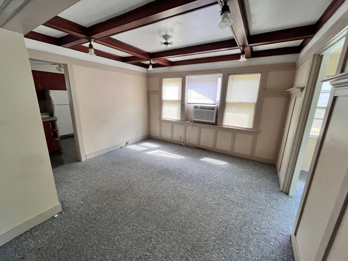 3 Bedroom, 2 Bath on Campus – photo 3