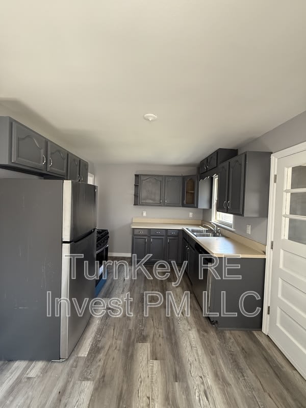 18343 Oakwood Avenue – photo 5