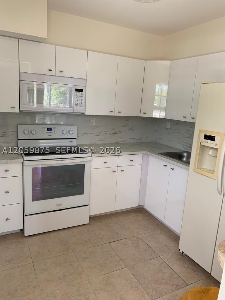 1471 NE 170th St – photo 2
