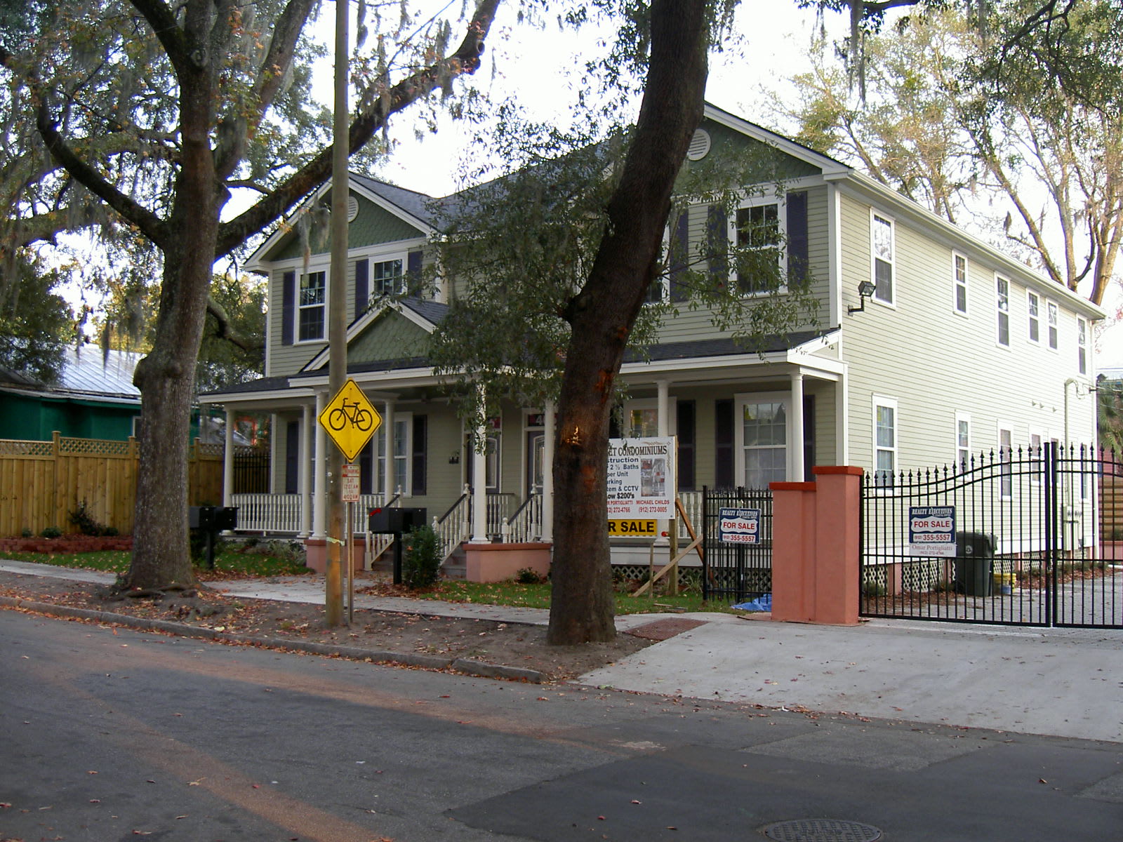 406 E 38Th St – photo 1