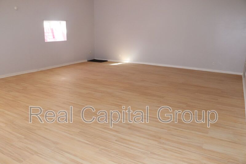 524 Summit Ave – photo 3