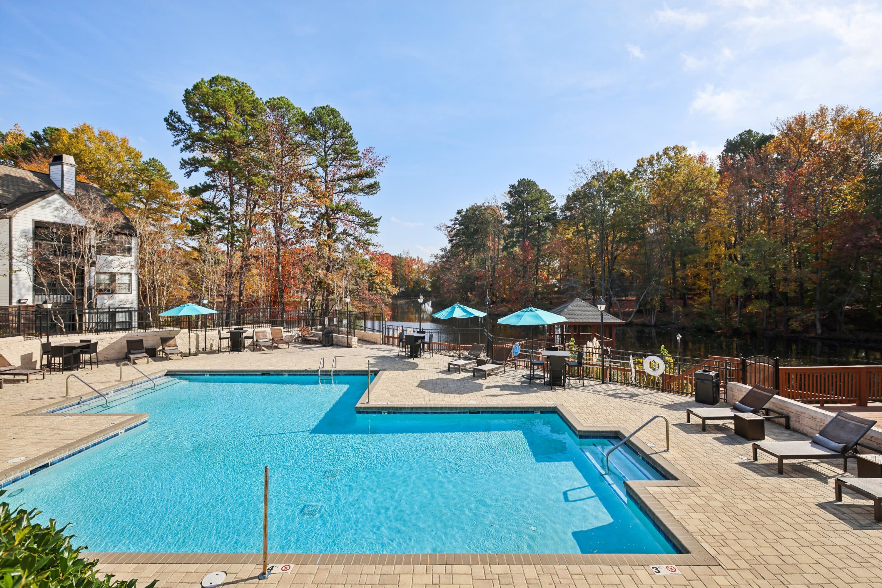 Radbourne Lake Apartments – photo 1