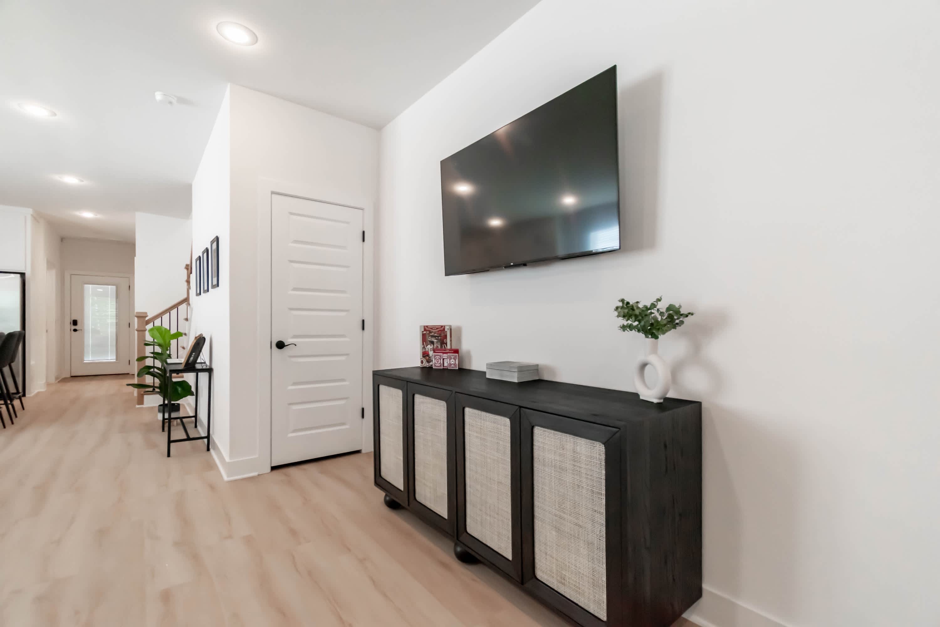 818 South Wood Avenue – photo 5