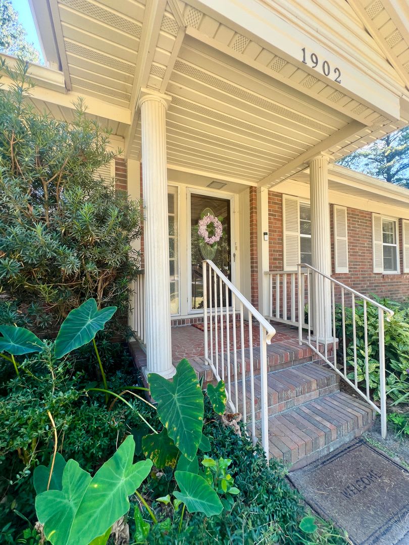 3-4 Bed 2 Bath home – photo 3