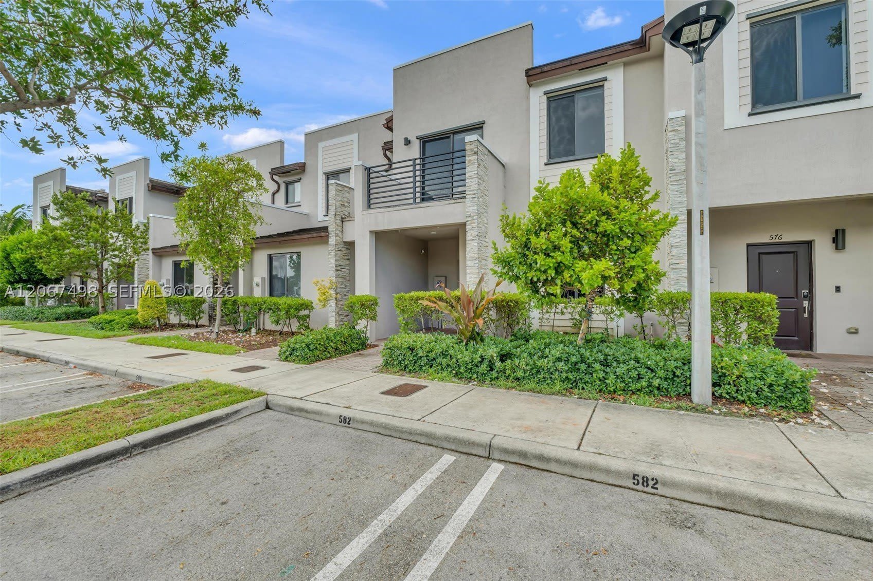 582 Ne 207Th St – photo 2