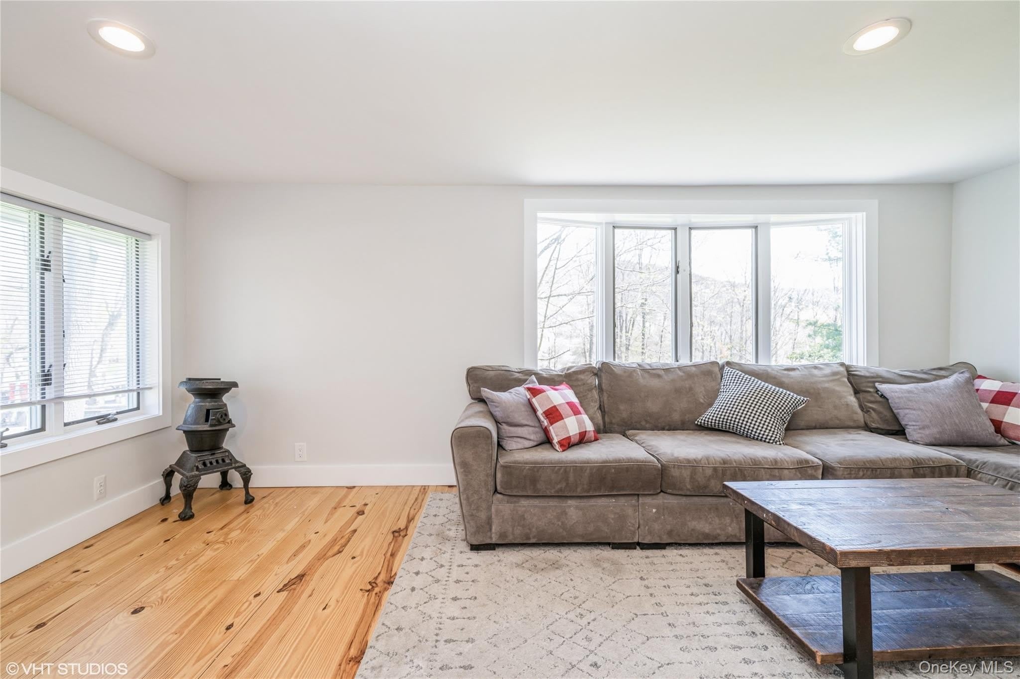 1392 Kings Highway – photo 4